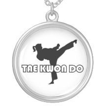 606-5-3 collier argenté du Taekwondo