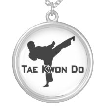 606-6-2 collier argenté du Taekwondo