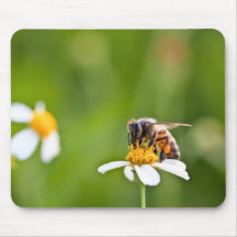 Abeille se reposant sur le mousepad de fleur jaune tapis de souris