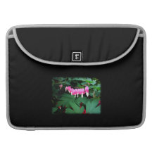 Aftappende Harten. Roze Bloemen MacBook Pro Beschermhoezen