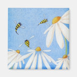 Aimant heureux de marguerites d'abeille