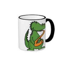 Alligator d'ANNONCE jouant la tasse de saxophone