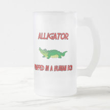 Alligator emprisonné à un corps humain tasse à café