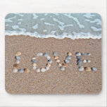 Amour sur l'art de coquillage de plage tapis de souris