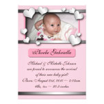 Annonces roses de naissance de coeurs de côté posi carton d'invitation