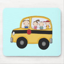 Autobus scolaire avec le T-shirts et les cadeaux d Tapis De Souris