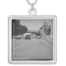 Auto's onder Brug Hangertje
