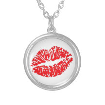 Baiser rouge de rouge à lèvres bijouterie