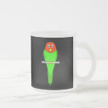 Bande dessinée de perruche. Oiseau sur une perche Tasse
