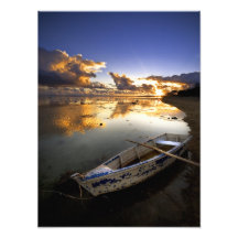 Bateau âgé dans l'eau en cristal impression photo
