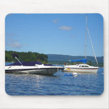 bateaux sur le tapis de souris de Sacandaga de lac
