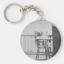 bébé des années 1920 dans le Highchair Porte-clefs