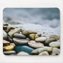 Belles pierres de plage tapis de souris