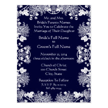 Blanc de faire-part de mariage sur le cru bleu de  carte postale