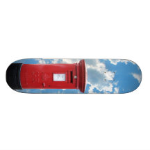 Boîte britannique rouge de courrier skateboards