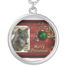 c-2011-grey-wolf-022 pendentifs
