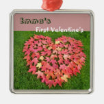 Cadeau de Valentine du nom du bébé le premier orne