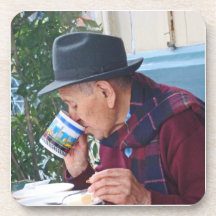Café potable d'homme sous-bock