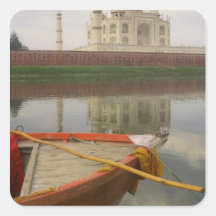 Canoe dans l'eau avec le Taj Mahal, Âgrâ, Inde Adhésifs