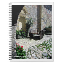 Carnet - cour reculée dans Monteriggioni