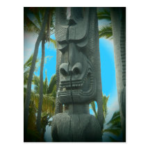 Carte postale de sourire de statue de tiki