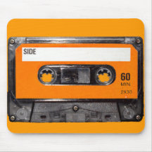 Cassette orange des années 80 d'étiquette tapis de souris