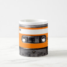 Cassette orange des années 80 d'étiquette tasse à café