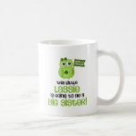 Cette grande soeur de petite gamine tasse