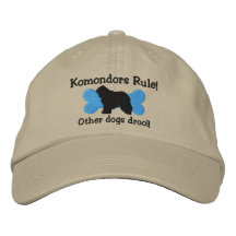 Chapeau brodé par règle de Komondors