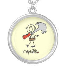 Charpentier avec le marteau pendentif