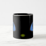 Chat noir avec de grands yeux bleus mug à café