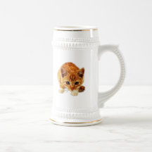 Chaton de égrappage regardant fixement vous mugs à café