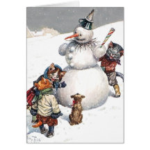 Chats adorables construisant un bonhomme de neige cartes