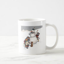 Chats adorables construisant un bonhomme de neige tasses à café
