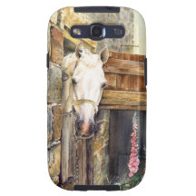 Cheval blanc "de garçon vilain" dans une grange étuis samsung galaxy s3