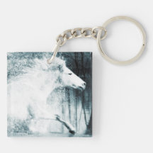 Cheval galopant de l'eau blanche