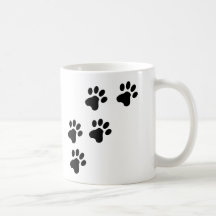 chienchien mignon noir de pattes de chien tasse à café