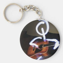 Chiffre de bâton jouant le keychain de guitare porte-clefs