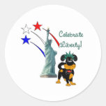 Chiot avec Madame Liberty et feux d'artifice Autocollants