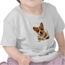 Chiot de corgi et une bougie t-shirt
