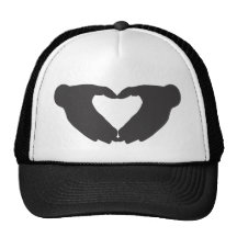 Coeur des mains casquettes