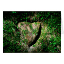 Coeur ingraved dans une roche carte de vœux