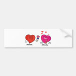Coeur masculin donnant des roses au coeur femelle adhésif pour voiture