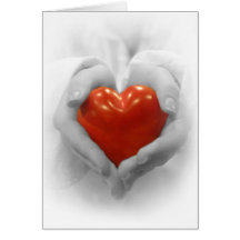 Coeur rouge dans des mains, je t'aime forme cartes de vœux