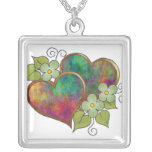 Coeurs et collier de fleurs
