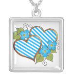 Coeurs et collier de fleurs