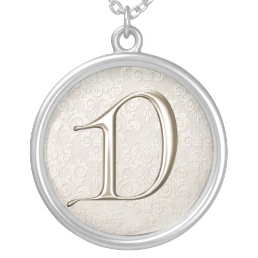 Collier argenté de monogramme - lettre D