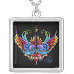 Collier de tatouage de Fae d'hirondelle d'arc-en-c