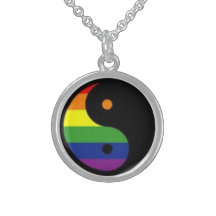 collier ying de yang d'arc-en-ciel