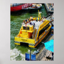 COMMENCER AU-DESSOUS DE le port maritime de rue de Posters